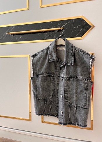 Gri Düğmeli Kolsuz Denim Ceket