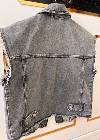 34 Beden Gri Düğmeli Kolsuz Denim Ceket