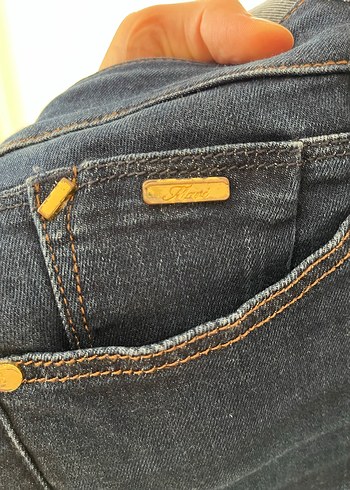 29 Beden Kadın Lacivert Parlak Slim Fit Denim Pantolon