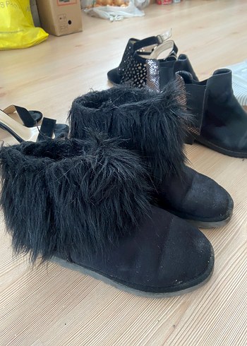 Siyah Tüylü Kadın Topuklu Bot - Görsel 3