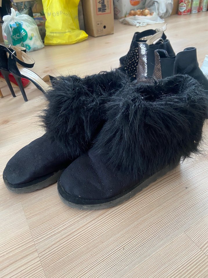 Siyah Tüylü Kadın Topuklu Bot - Görsel 2