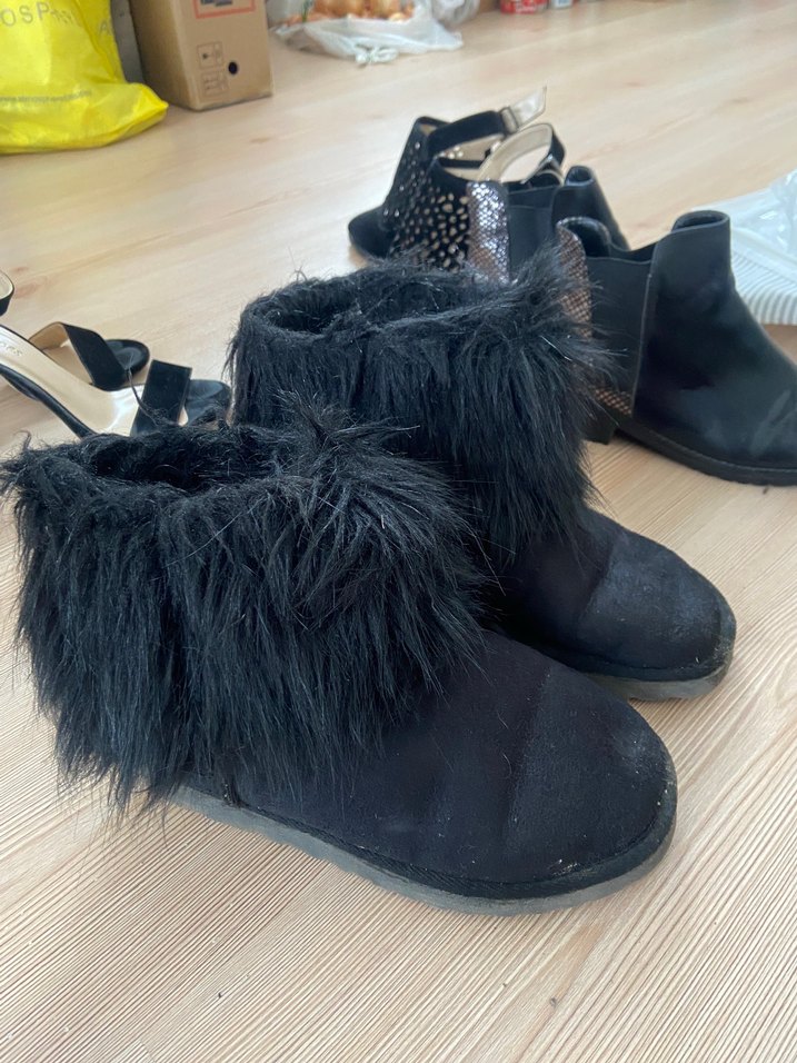 Siyah Tüylü Kadın Topuklu Bot - Görsel 3