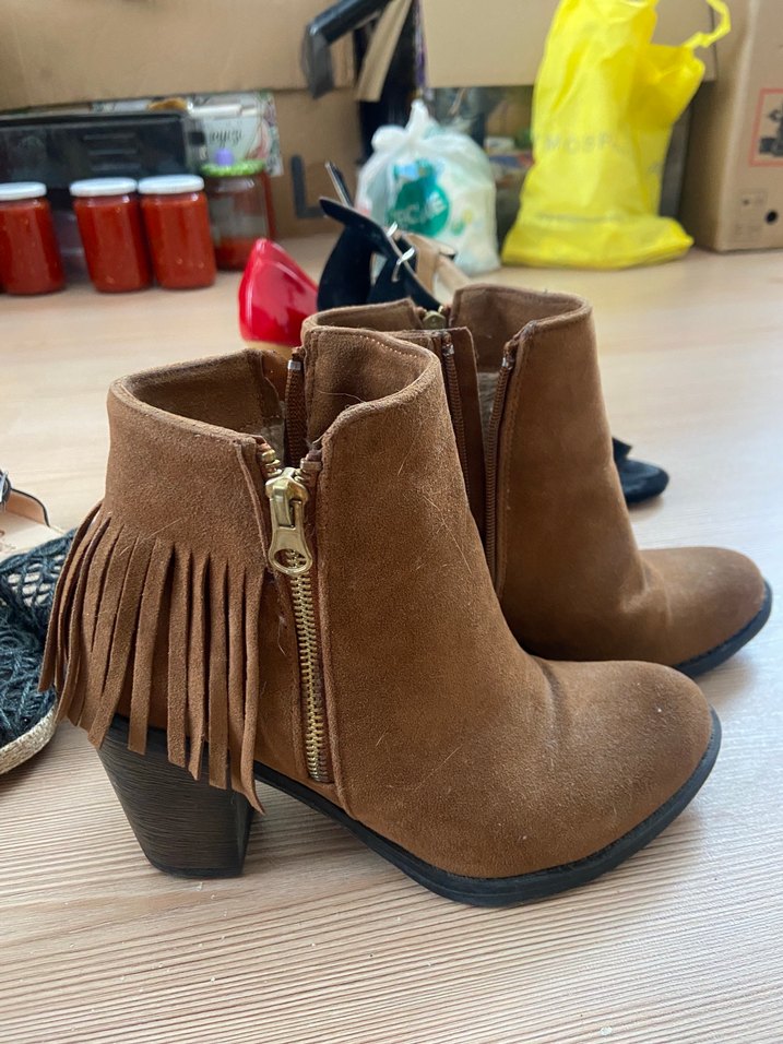 Püsküllü Kahverengi Süet Kadın Bot - Görsel 3