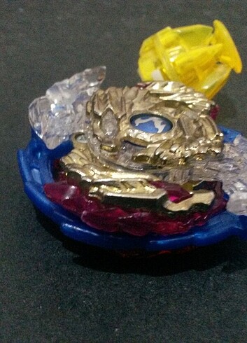 Beyblade Burst Nightmare Longinus 