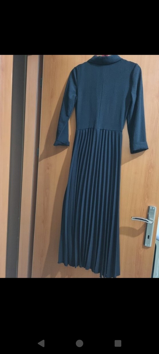 V Yakalı Piliseli Uzun Lacivert Elbise - Görsel 2