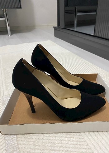 39 Beden Kadın Siyah Süet Stiletto Topuklu Ayakkabı