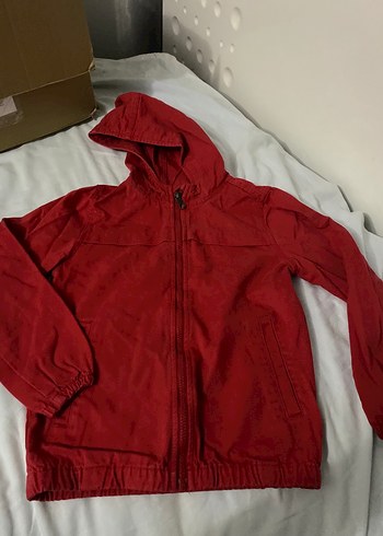 Kırmızı Kapüşonlu Erkek Çocuk Ceketi - Görsel 2