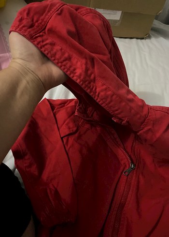 Kırmızı Kapüşonlu Erkek Çocuk Ceketi - Görsel 6