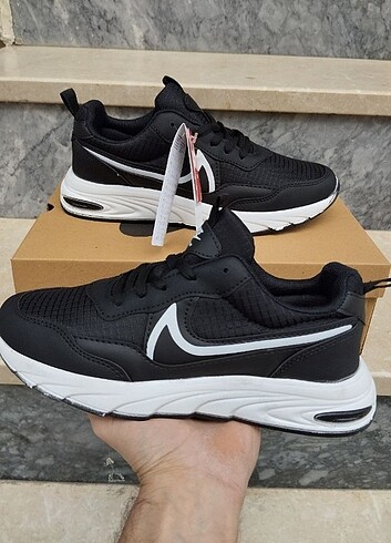 Siyah Sneaker Spor Ayakkabı 