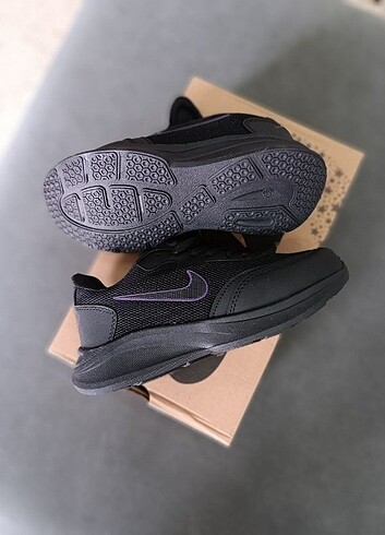 37 Beden Nike Kadın Spor Ayakkabı