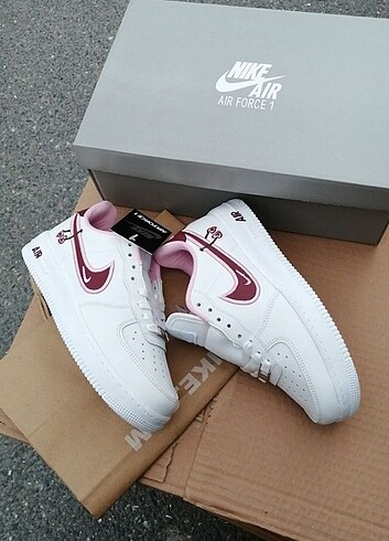 Nike Kiraz Spor Ayakkabı