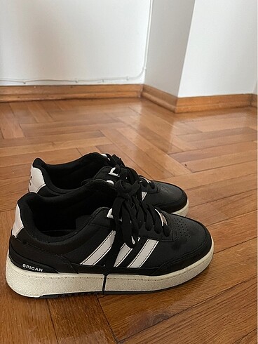 Adidas spor ayakkabı