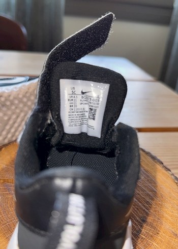 21 Beden Nike Erkek Çocuk Spor Ayakkabı