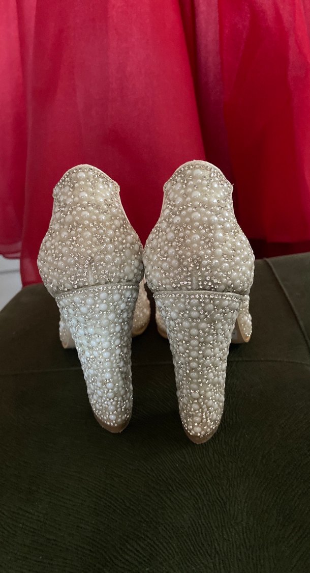 Beyaz İşlemeli Payetli Kadın Topuklu Ayakkabı - Görsel 3