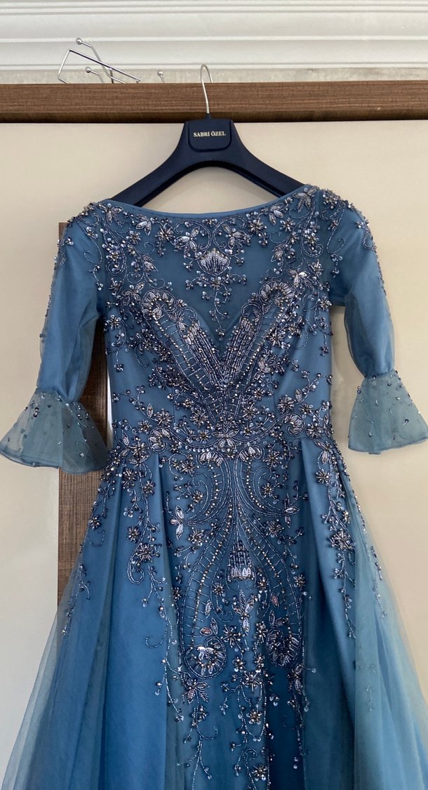 Uzun Kollu Mavi İşlemeli Drapeli Abiye Elbise - Görsel 2