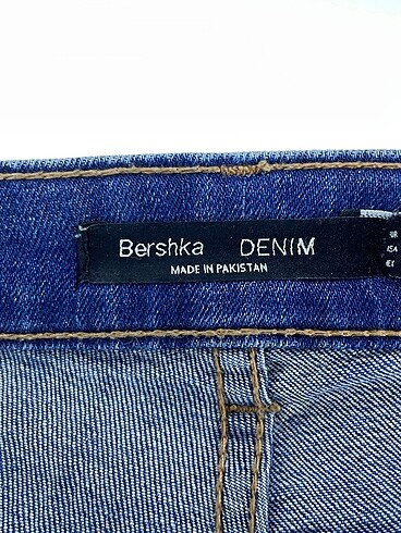 36 Beden lacivert Renk Bershka Jean / Kot %70 İndirimli.