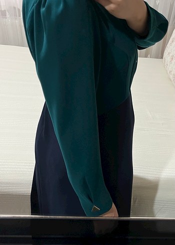 Düğmeli Uzun Kollu Yeşil Ofis tesettür Elbisesi - Görsel 3