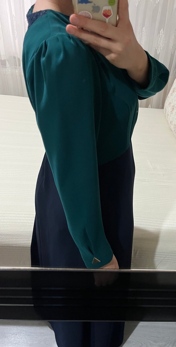 Düğmeli Uzun Kollu Yeşil Ofis tesettür Elbisesi - Görsel 3
