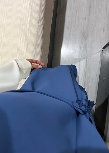 Mavi Kemerli Midi tesettür Elbisesi - Görsel 4