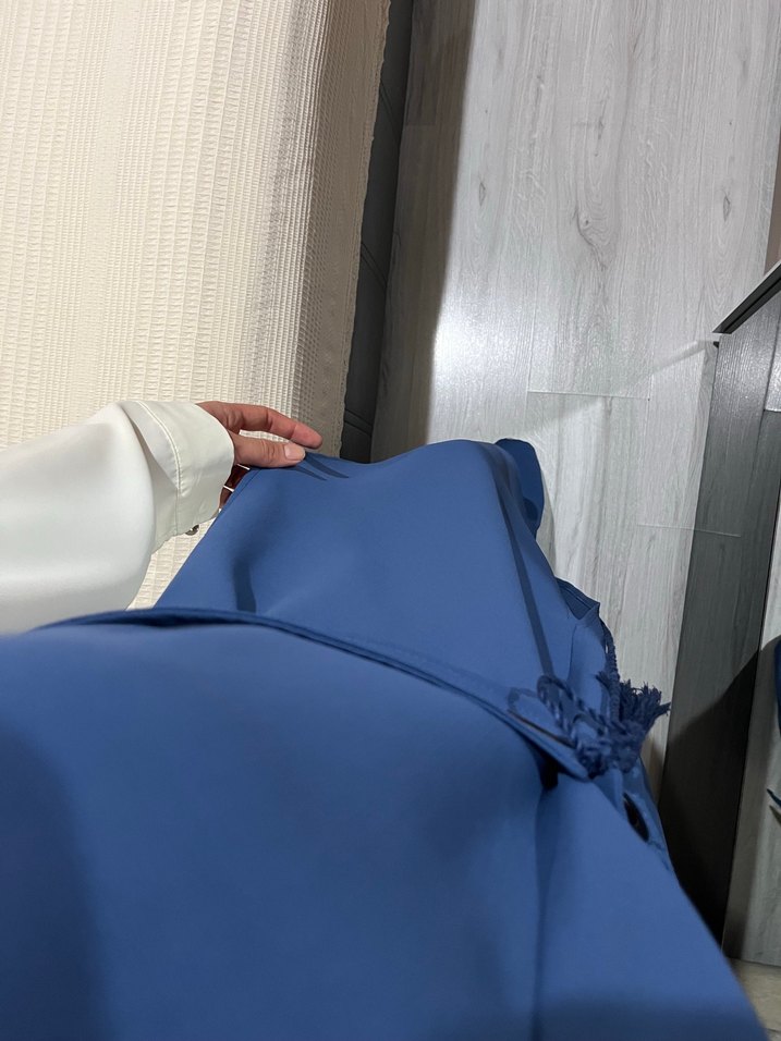 Mavi Kemerli Midi tesettür Elbisesi - Görsel 4