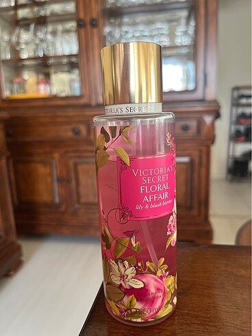Victoria?s Secret vücut parfümü