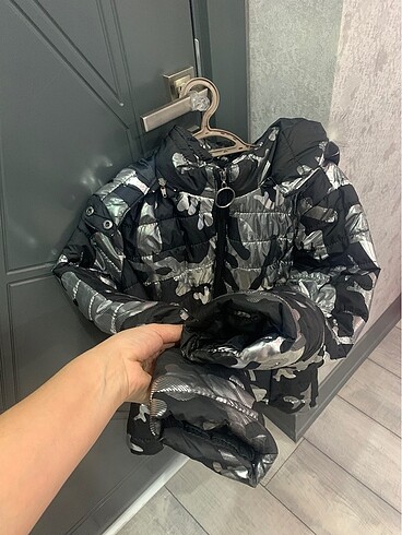 40 Beden siyah Renk Şişme mont