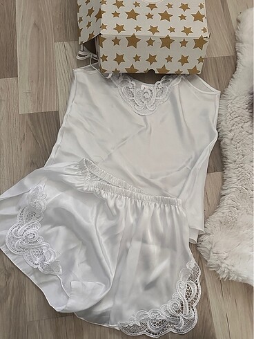 Bride Beyaz Saten Pijama Takımı
