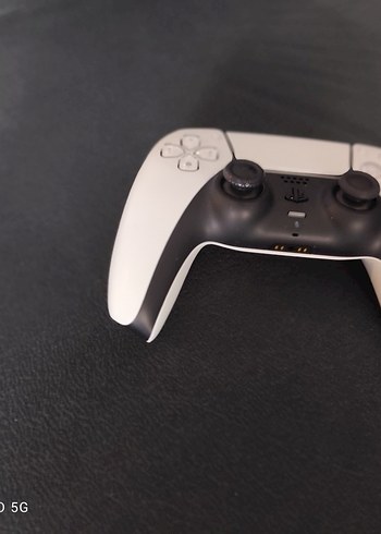 Beden PlayStation 5 Oyun Konsolu ve Kumanda
