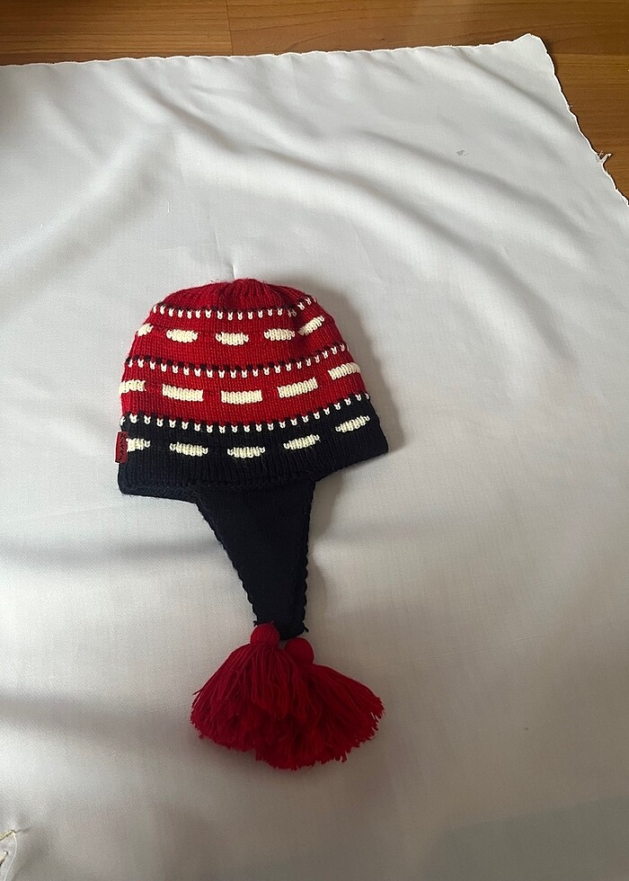 Erkek bebek el örgüsü yelek ve hazır şapka - Görsel 3