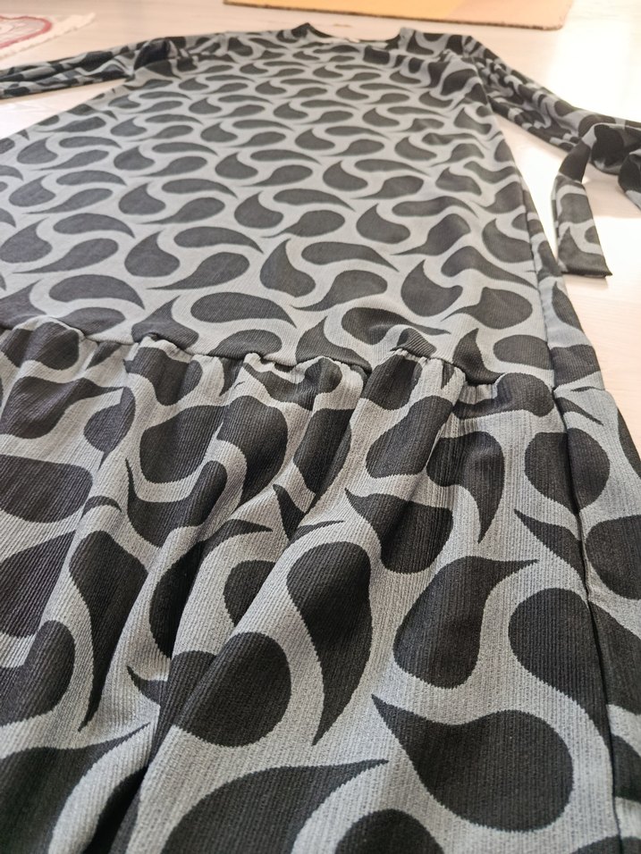 Uzun Gri Desenli Kadın Elbise - Görsel 3