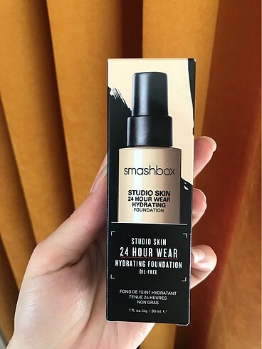 Smashbox Studio Skin Fondöten ve Renkli Nemlendirci