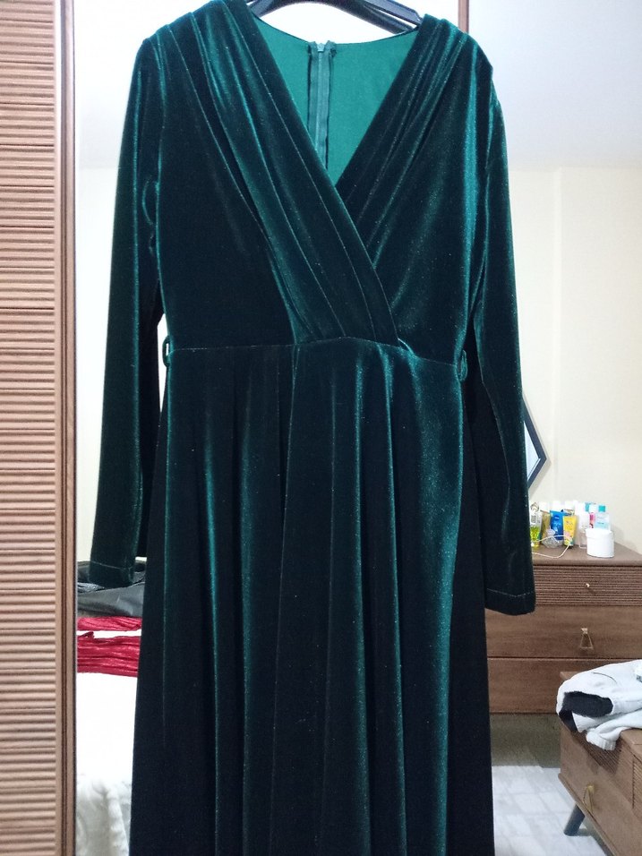 Uzun Kollu  Kısa boylu Yeşil Drapeli  Kadife Kadın Kadın Elbise - Görsel 2