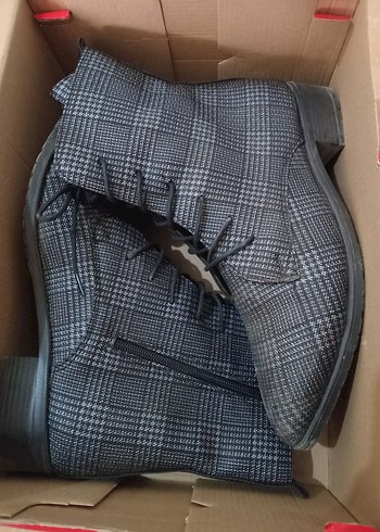 Gri Ekose Desenli Lastikli Kadın Bot - Görsel 2