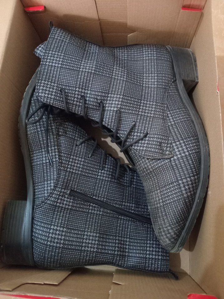 Gri Ekose Desenli Lastikli Kadın Bot - Görsel 2