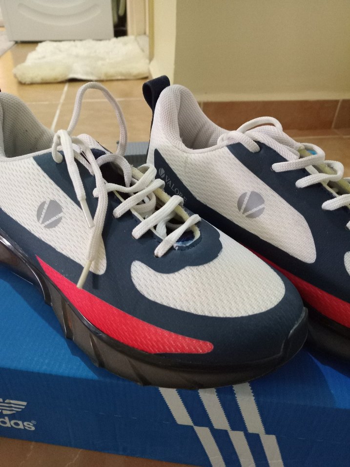 Adidas unisex Beyaz Spor Ayakkabı Velcro - Görsel 2