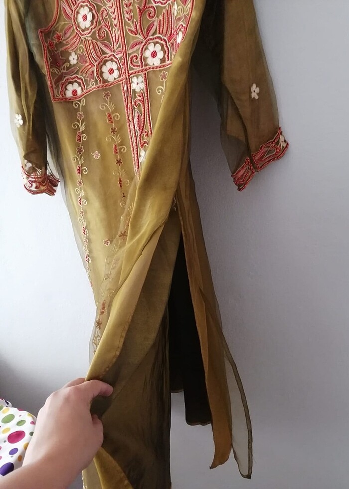 Yeşil üzeri kırmızı işlemeli kaftan takım - Görsel 4