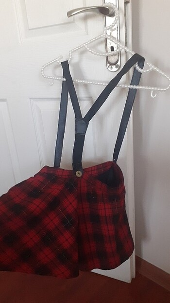 LC Waikiki Slopet etek kirmizi siyah lc waikiki 8.9 yas
