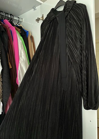 Ahel tasarım Siyah Piliseli Uzun Kollu Uzun Elbise - Görsel 5