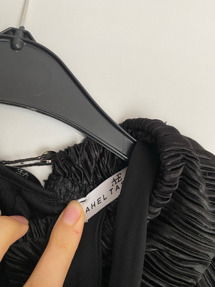 Ahel tasarım Siyah Piliseli Uzun Kollu Uzun Elbise - Görsel 3