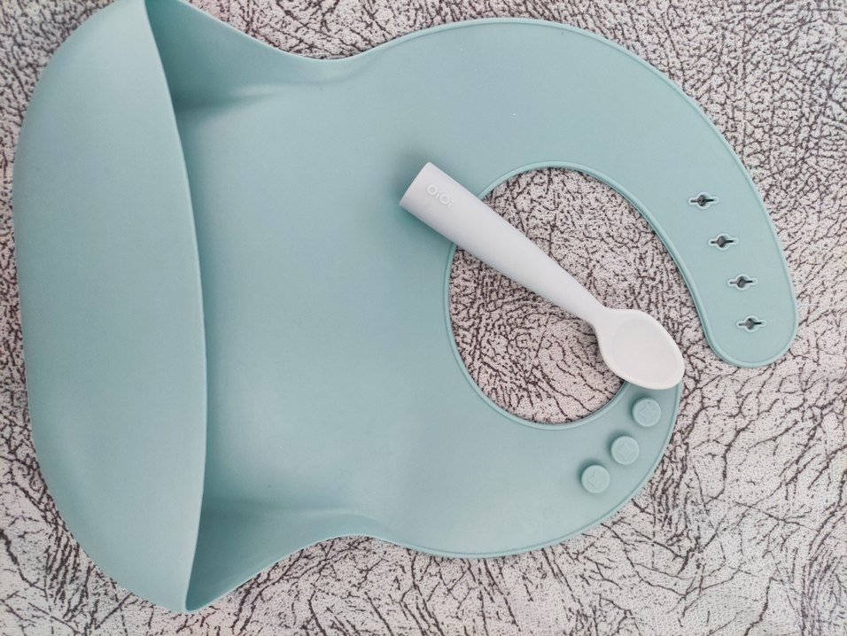 OiOi orijinal Mavi Bebek Önlüğü ve kaşık - Görsel 4