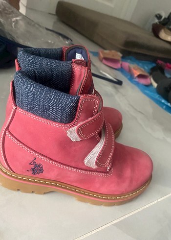 35 Beden Kız Çocuk Pembe Süet Tokalı Bot