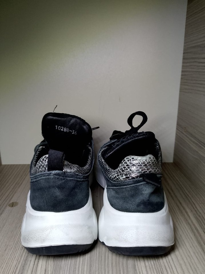 Gri Yılan Desenli Bağcıklı Platform Spor Ayakkabı - Görsel 3