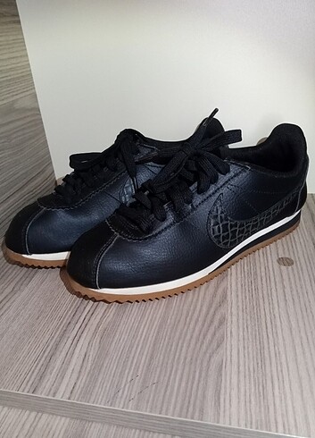 Nike Ayakkabı