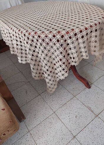 Beden Dantel El İşi Masa Örtüsü