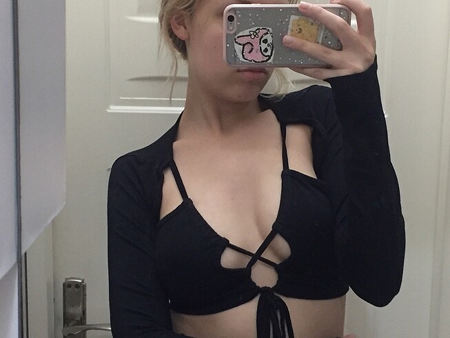 Siyah Crop