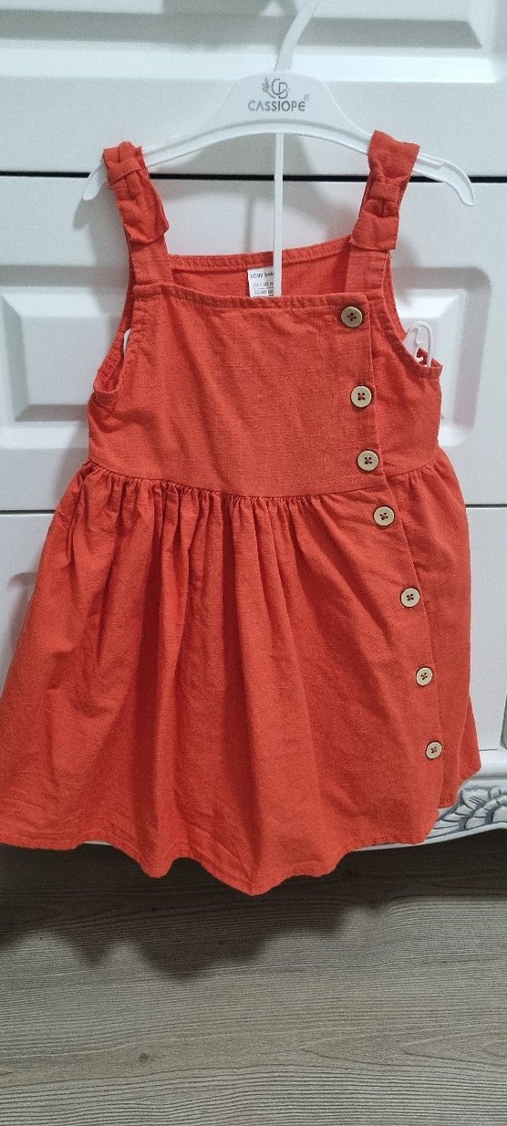 Kız Çocuk Kırmızı Keten Düğmeli Elbise - Görsel 4