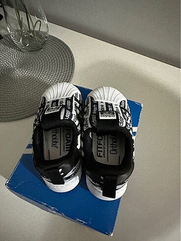 22 Beden siyah Renk Adidas süperstar 360