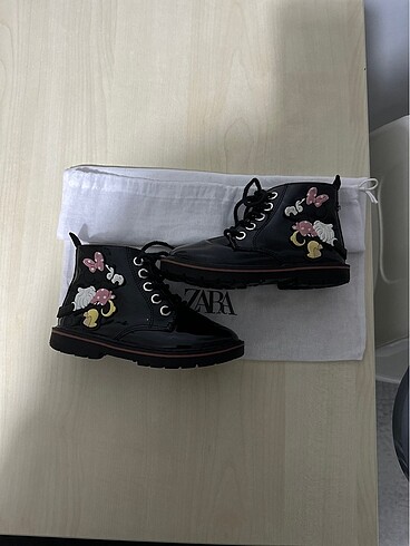 26 Beden Zara bot (26 numara)