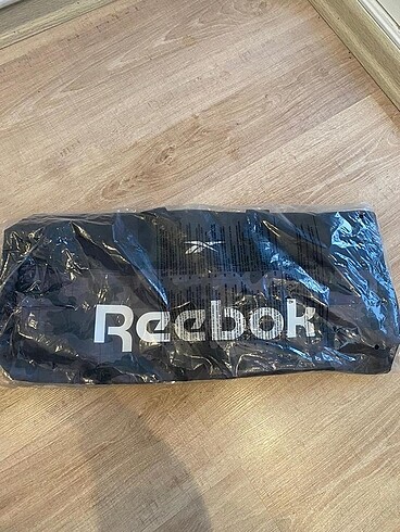  Beden siyah Renk Reebook orijinal çanta