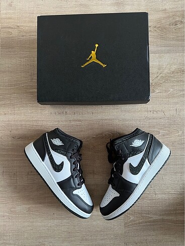 Jordan 1 off noır black